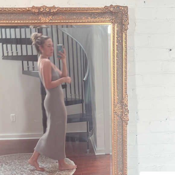 Meet your Posher, Taylor - Picture 2 of 3